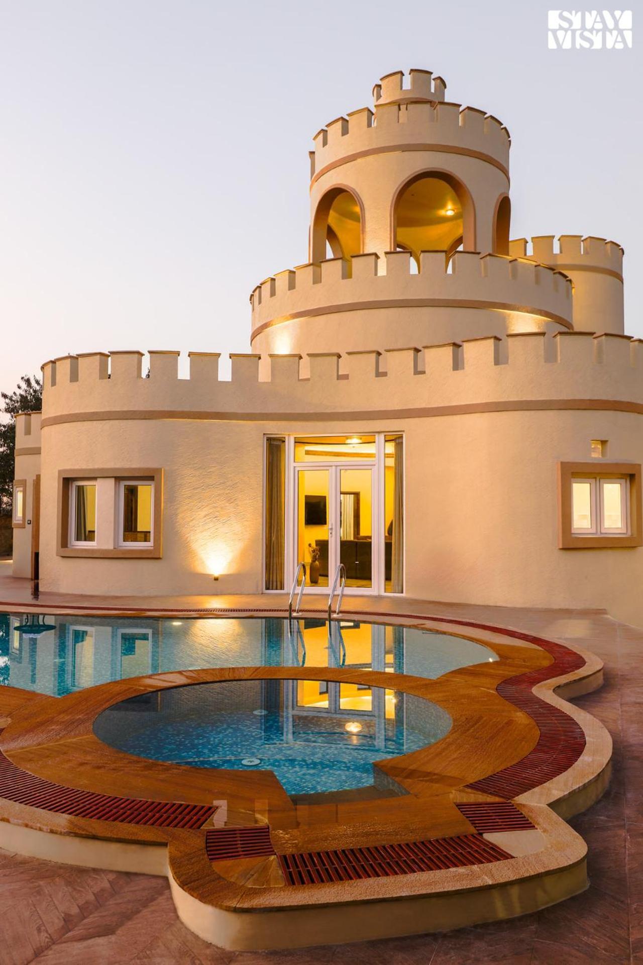 Stayvista'S Mystic Castle With Terrace, Swimming Pool, Lawn With Gazebo ジャイプール エクステリア 写真